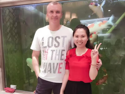 與老外合影